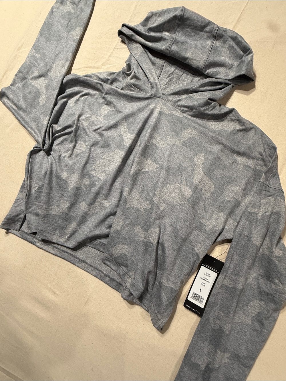 Yogalicious Silver Camo Hooded Pullover NWT Sz L